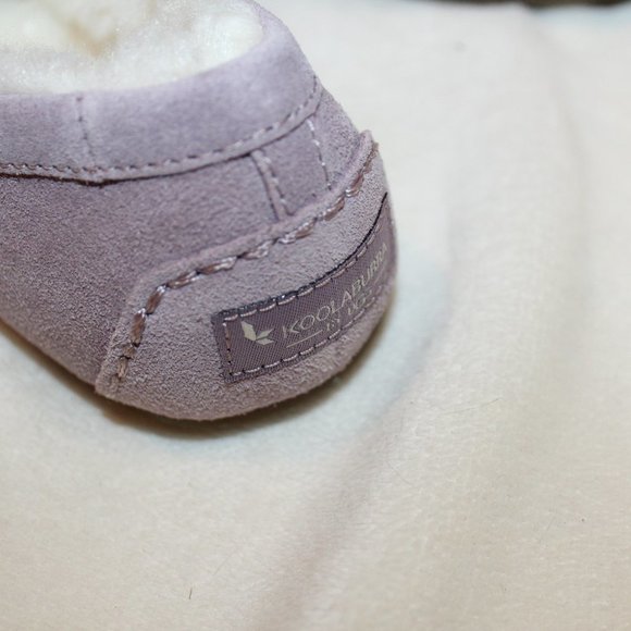 NIB UGG‎ BY KOOLABURRA PERF SUEDE FUR LINED SLIPPERS LILAC PURPLE - Picture 6 of 6